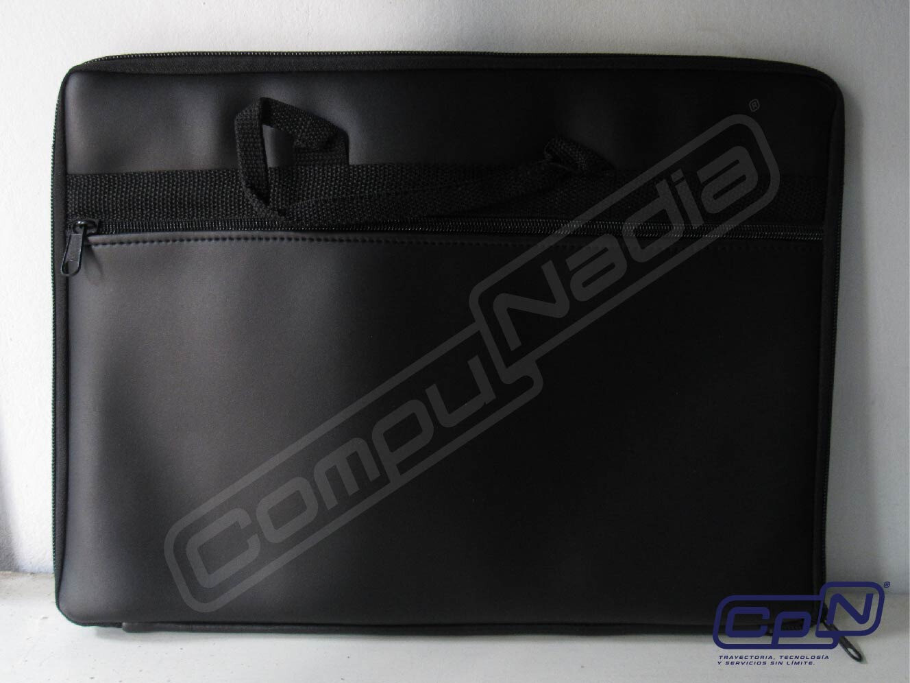 FUNDA PARA PORTATIL 14  NEGRA CON MANIJA